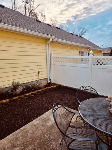 8662 Gauphin Pl, Nashville, TN 37211