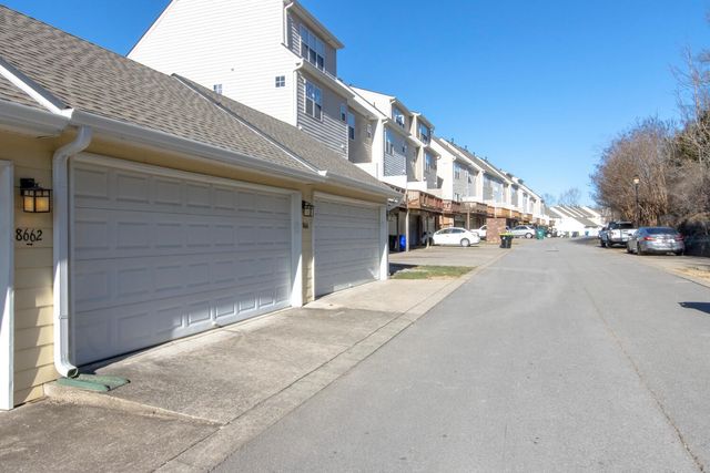 8662 Gauphin Pl, Nashville, TN 37211