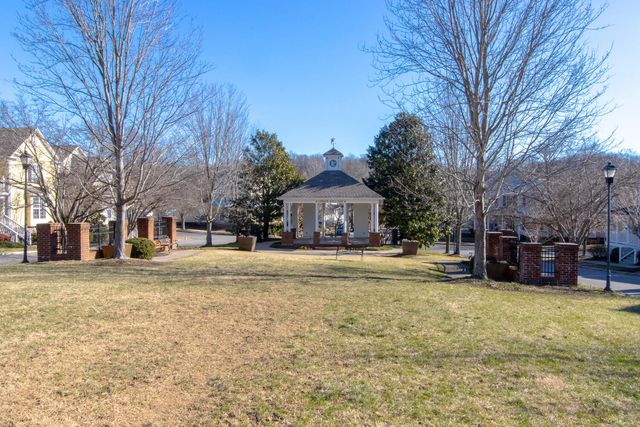 8662 Gauphin Pl, Nashville, TN 37211