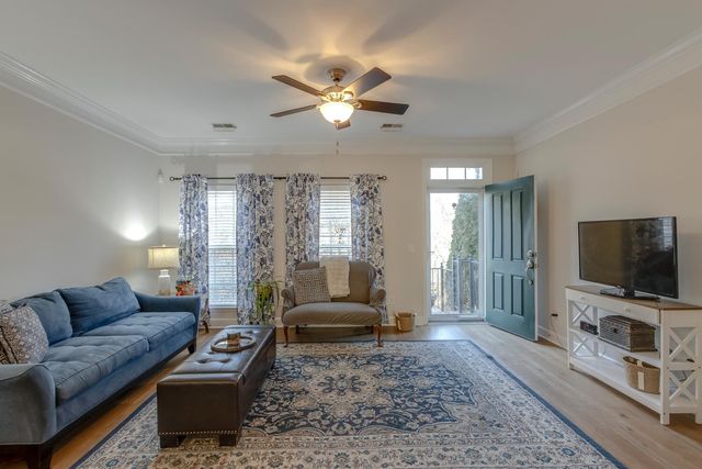 8662 Gauphin Pl, Nashville, TN 37211