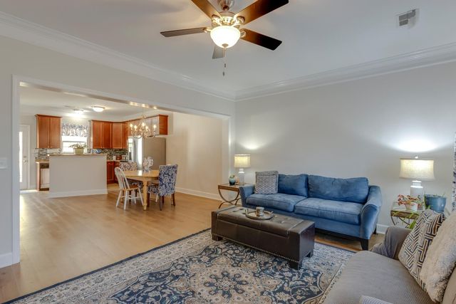 8662 Gauphin Pl, Nashville, TN 37211