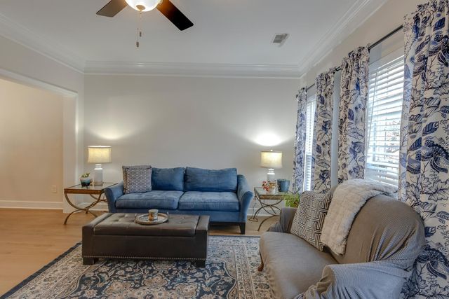 8662 Gauphin Pl, Nashville, TN 37211