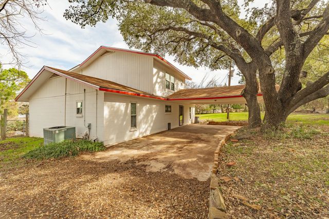 216 Broken Arrow, Comanche, TX 76442