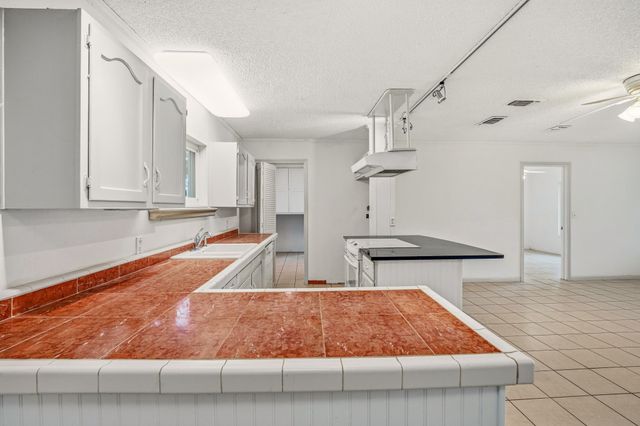 216 Broken Arrow, Comanche, TX 76442