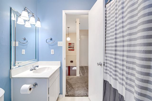 601 St Charles Drive, Arlington, TX 76013