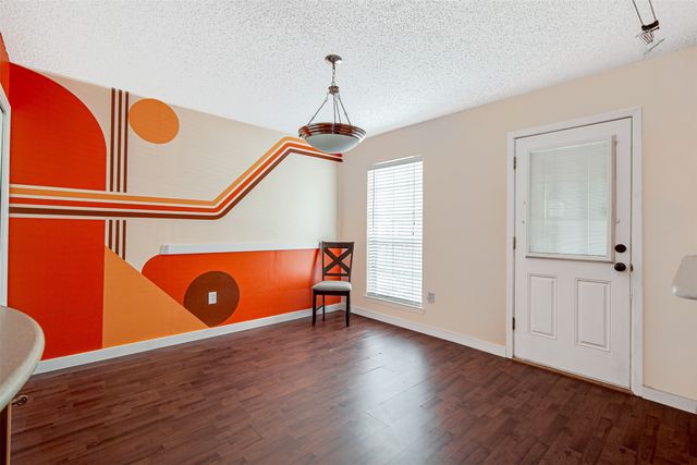 601 St Charles Drive, Arlington, TX 76013