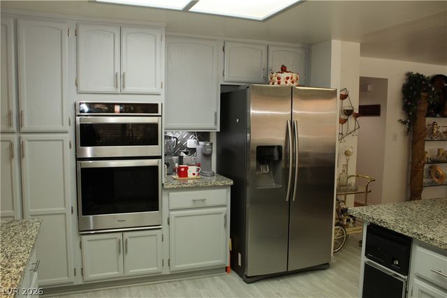 824 East Red Hollow Drive, North Las Vegas, NV 89031