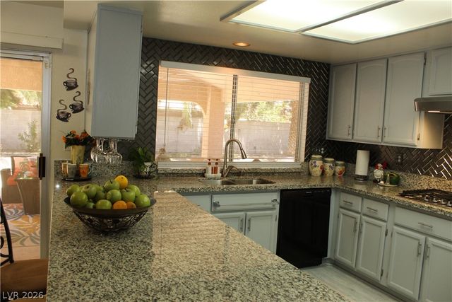 824 East Red Hollow Drive, North Las Vegas, NV 89031