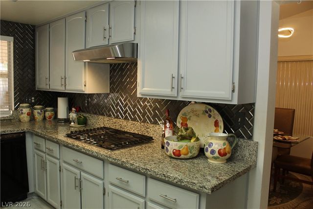 824 East Red Hollow Drive, North Las Vegas, NV 89031