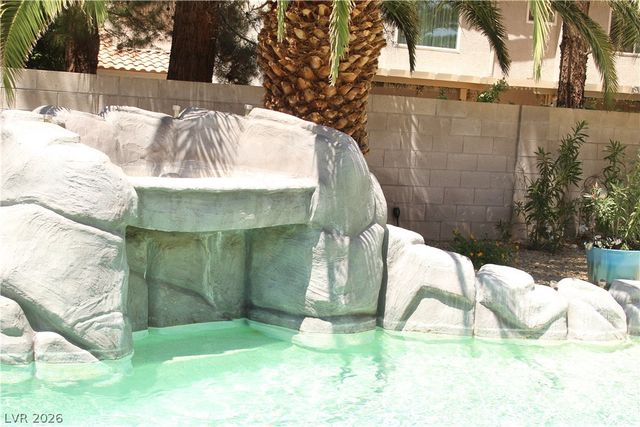 824 East Red Hollow Drive, North Las Vegas, NV 89031
