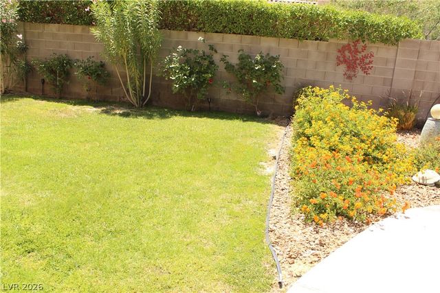 824 East Red Hollow Drive, North Las Vegas, NV 89031