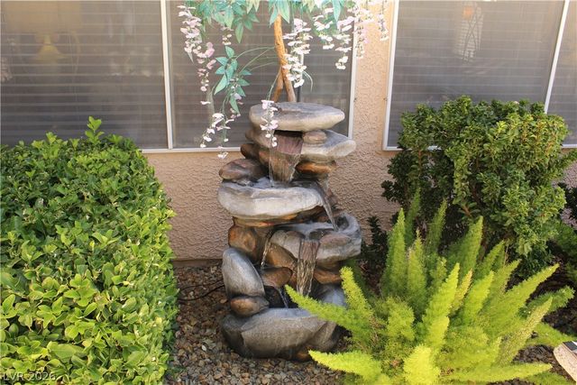 824 East Red Hollow Drive, North Las Vegas, NV 89031