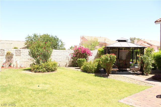 824 East Red Hollow Drive, North Las Vegas, NV 89031