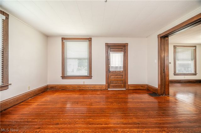 266 W Martin Street, East Palestine, OH 44413
