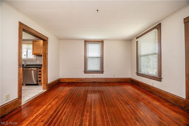 266 W Martin Street, East Palestine, OH 44413