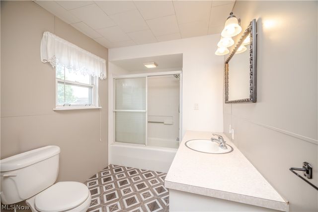 266 W Martin Street, East Palestine, OH 44413