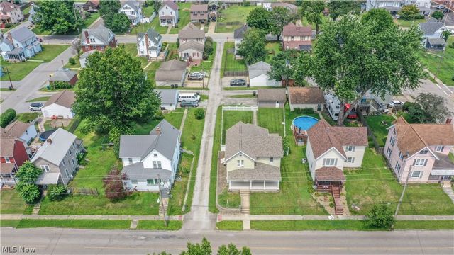 266 W Martin Street, East Palestine, OH 44413