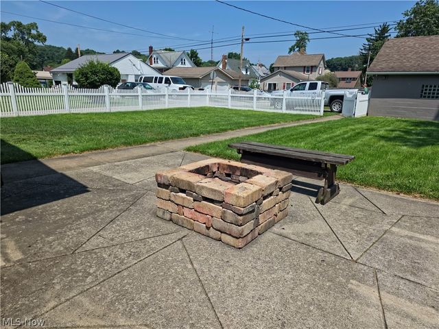 266 W Martin Street, East Palestine, OH 44413