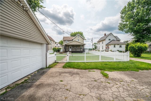 266 W Martin Street, East Palestine, OH 44413
