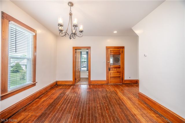 266 W Martin Street, East Palestine, OH 44413