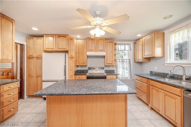 266 W Martin Street, East Palestine, OH 44413