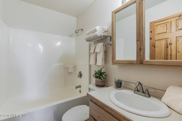 12515 Baldy Mountain Rd, Sandpoint, ID 83864