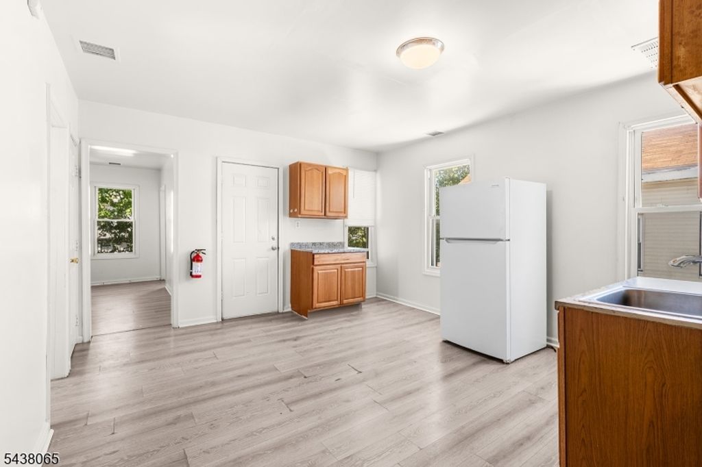 116 N 1St St Cv, Paterson City, NJ 07522 — photo 3