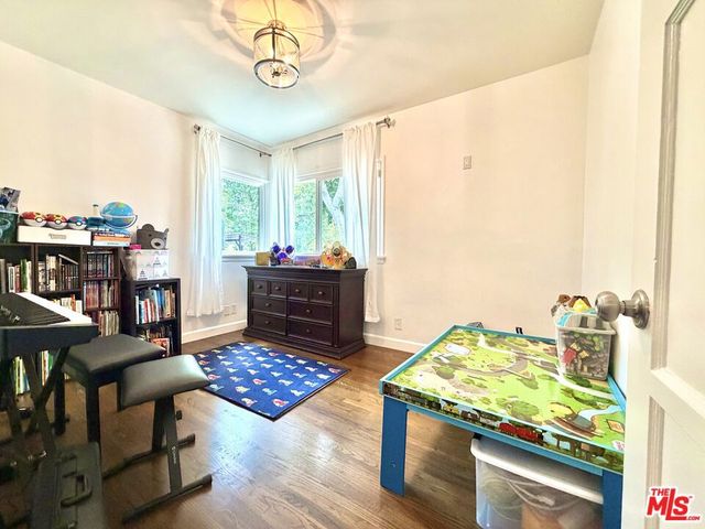 10683 Valleyheart Drive, Studio City, CA 91604