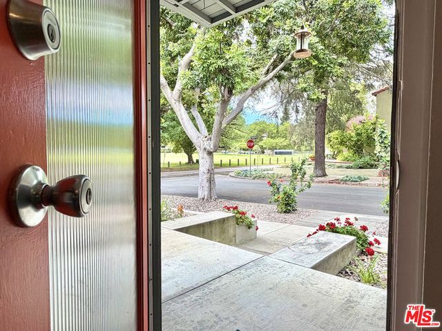 10683 Valleyheart Drive, Studio City, CA 91604