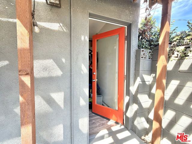 10683 Valleyheart Drive, Studio City, CA 91604