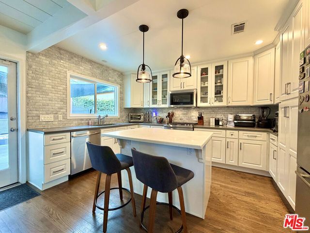 10683 Valleyheart Drive, Studio City, CA 91604