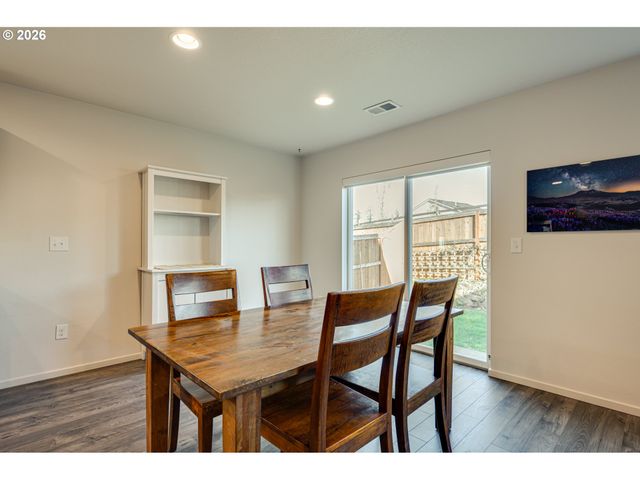 2102 S SANDHILL Way, Ridgefield, WA 98642