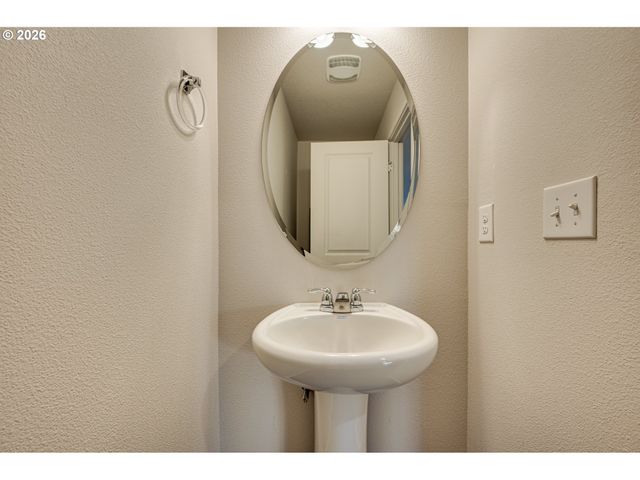 2102 S SANDHILL Way, Ridgefield, WA 98642