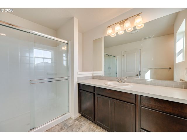 2102 S SANDHILL Way, Ridgefield, WA 98642