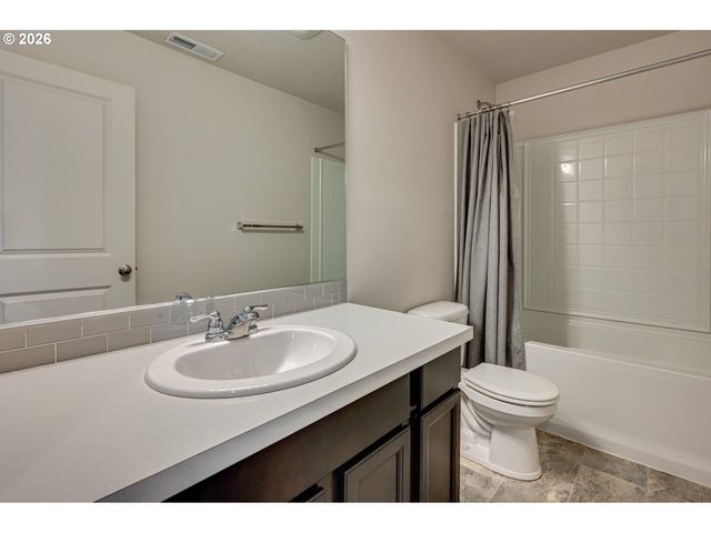 2102 S SANDHILL Way, Ridgefield, WA 98642