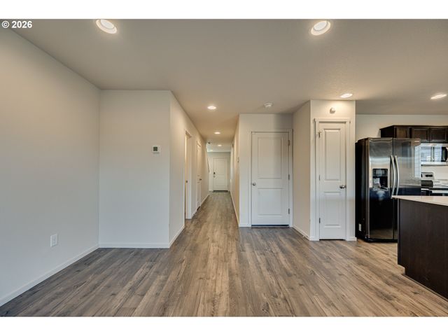 2102 S SANDHILL Way, Ridgefield, WA 98642
