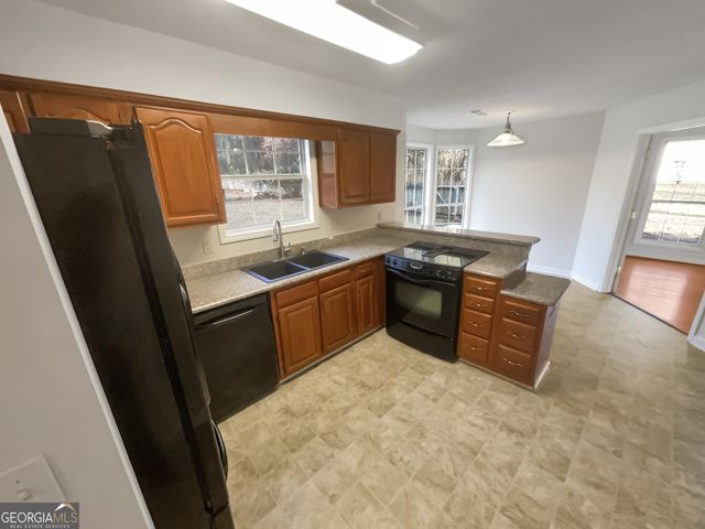 7 Barrington Court, Sharpsburg, GA 30277