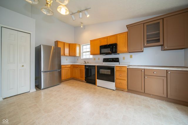 6660 W Denton Drive, Mccordsville, IN 46055