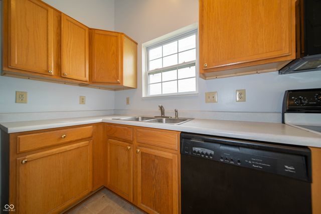 6660 W Denton Drive, Mccordsville, IN 46055