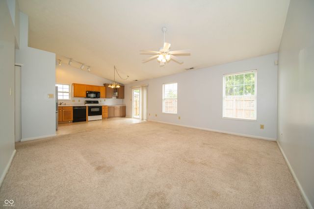 6660 W Denton Drive, Mccordsville, IN 46055