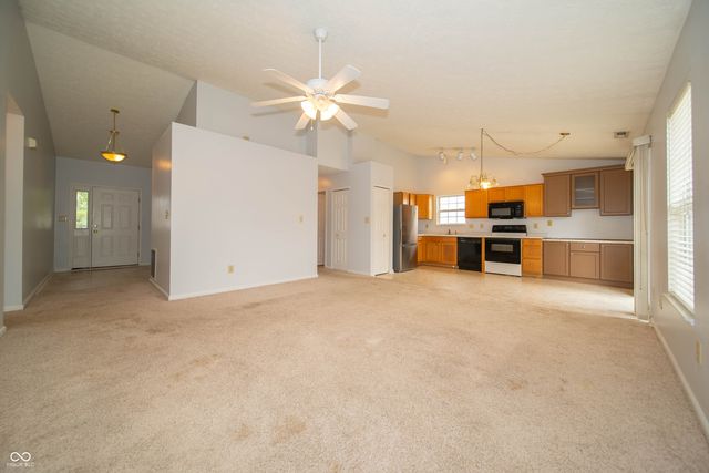 6660 W Denton Drive, Mccordsville, IN 46055