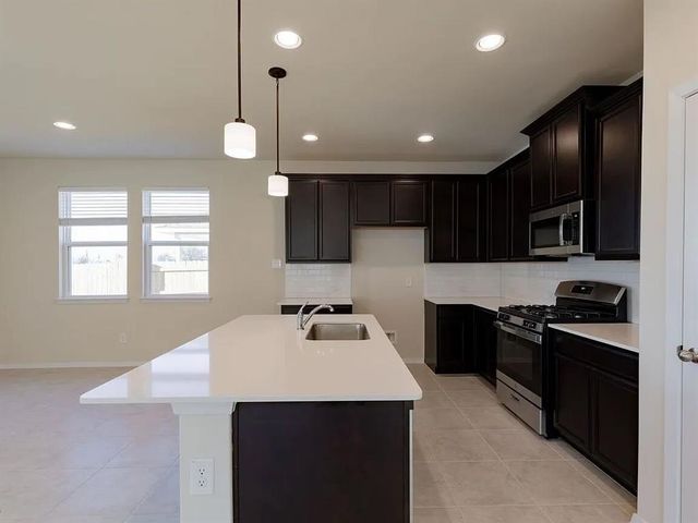 229 Gray Wolf DR, San Marcos, TX 78666