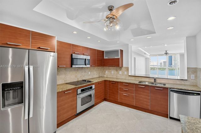 3330 NE 190th St 1611, Aventura, FL 33180