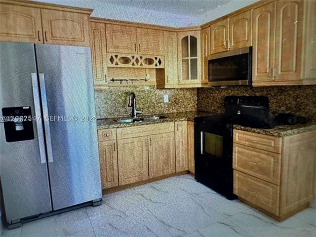 1001 S 27th Ave, Hollywood, FL 33020