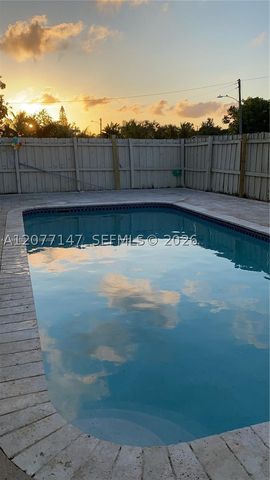 1001 S 27th Ave, Hollywood, FL 33020
