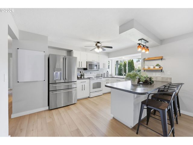 20940 Sw SANDRA Ln, Beaverton, OR 97003