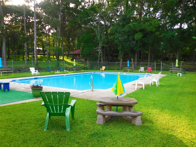 129 S Post Oak Point, Trinity, TX 75862