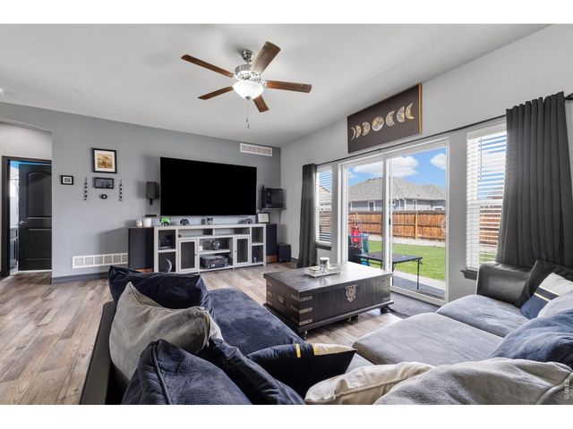 56431 E 24th Ave, Strasburg, CO 80136