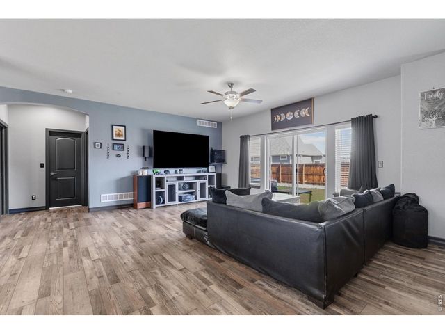 56431 E 24th Ave, Strasburg, CO 80136