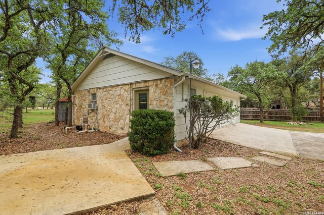 261 FAWN LN, Spring Branch, TX 78070